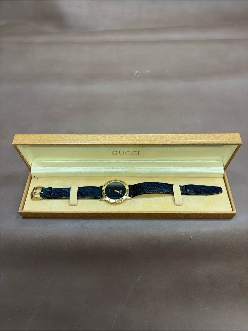 Gucci Vintage Black Dial Gold-Tone Case Leather Lizard Skin Strap Watch
